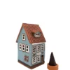 Handgemachtes Souvenirhaus aus Lettland für Räucherkegel.